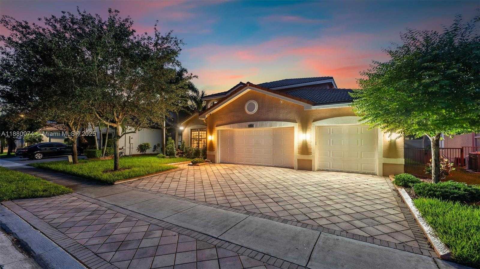 Small Image of 4528 SOUTH WEST 183RD AVE, Miramar Number 3