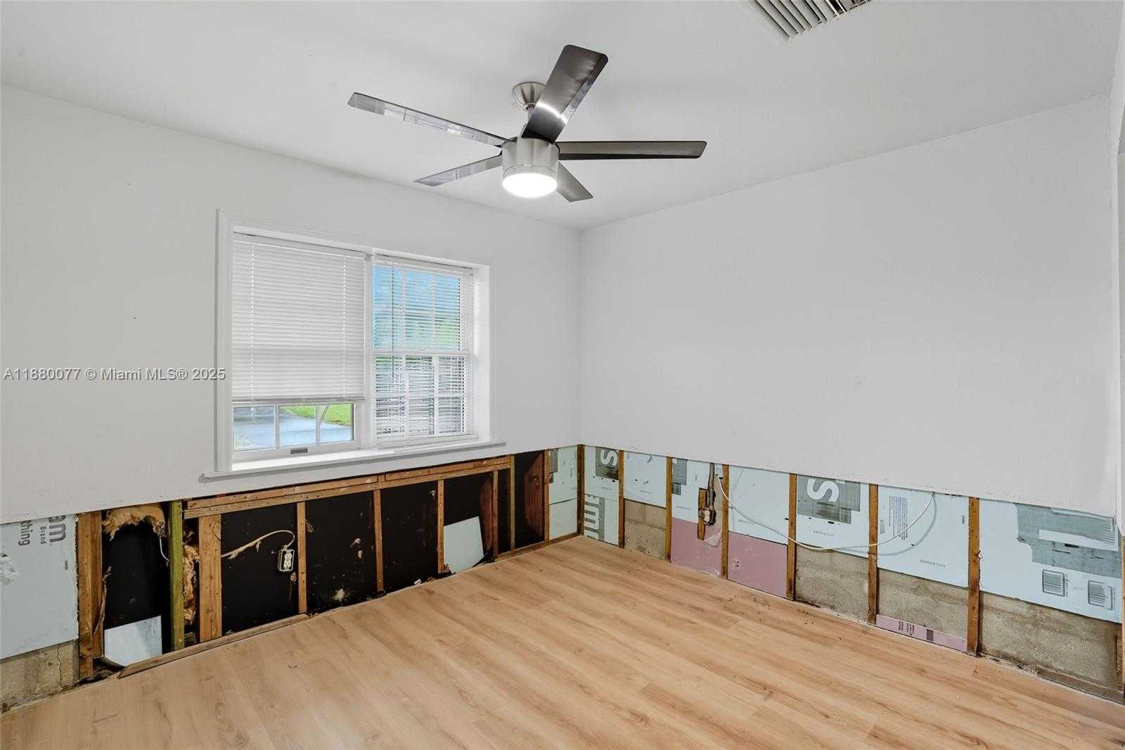 Small Image of 1261 DRIFTWOOD DR, Other City - In The State Of Florida Number 18