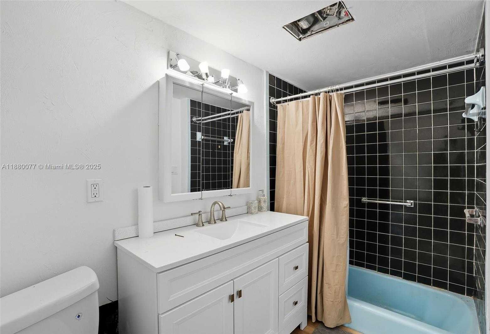 Small Image of 1261 DRIFTWOOD DR, Other City - In The State Of Florida Number 19