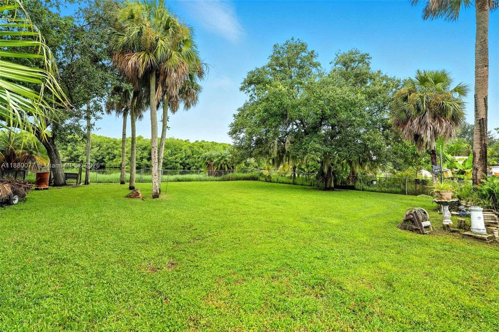 Small Image of 1261 DRIFTWOOD DR, Other City - In The State Of Florida Number 27