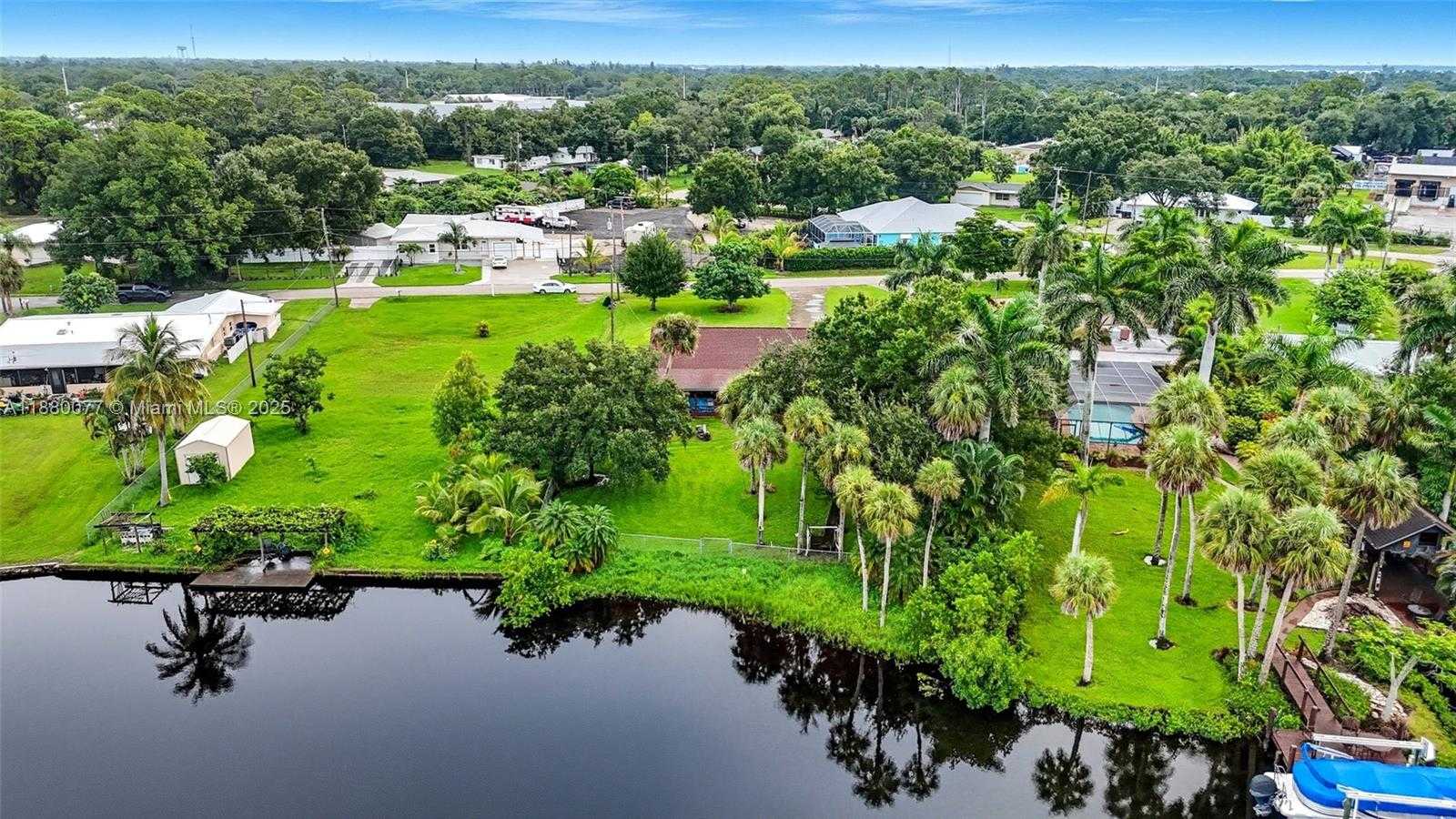 Small Image of 1261 DRIFTWOOD DR, Other City - In The State Of Florida Number 30