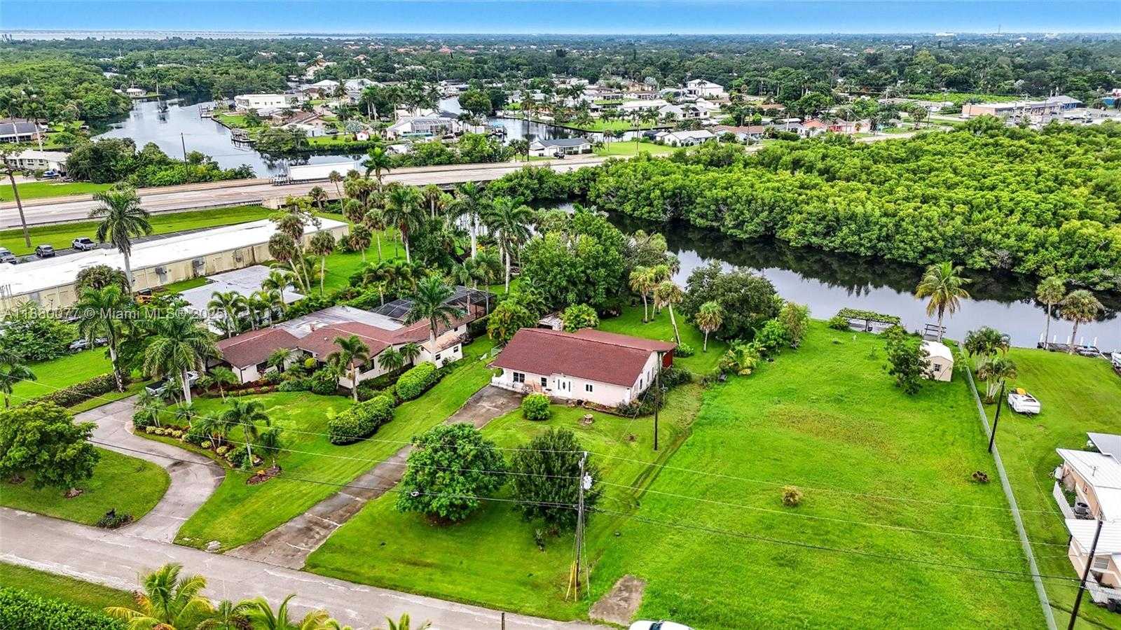 Small Image of 1261 DRIFTWOOD DR, Other City - In The State Of Florida Number 34