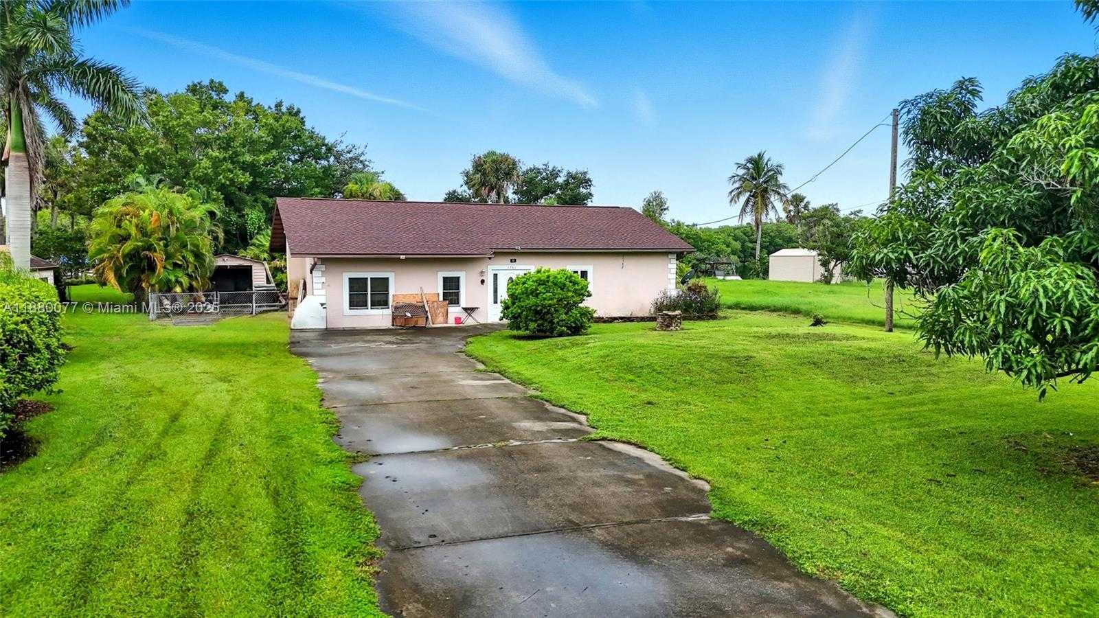 Small Image of 1261 DRIFTWOOD DR, Other City - In The State Of Florida Number 37