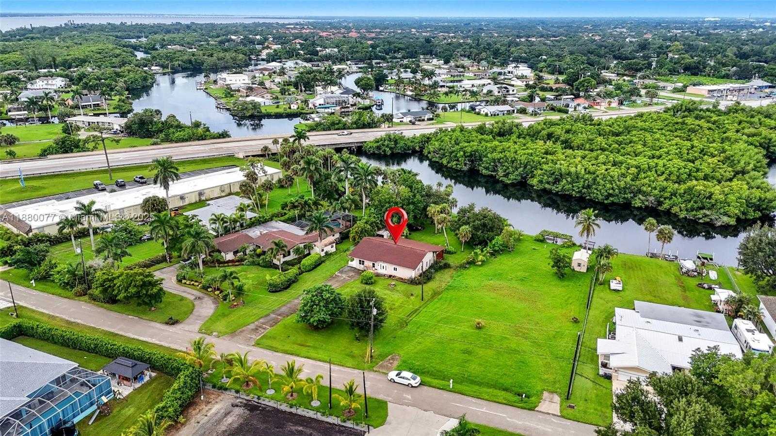 Small Image of 1261 DRIFTWOOD DR, Other City - In The State Of Florida Number 4