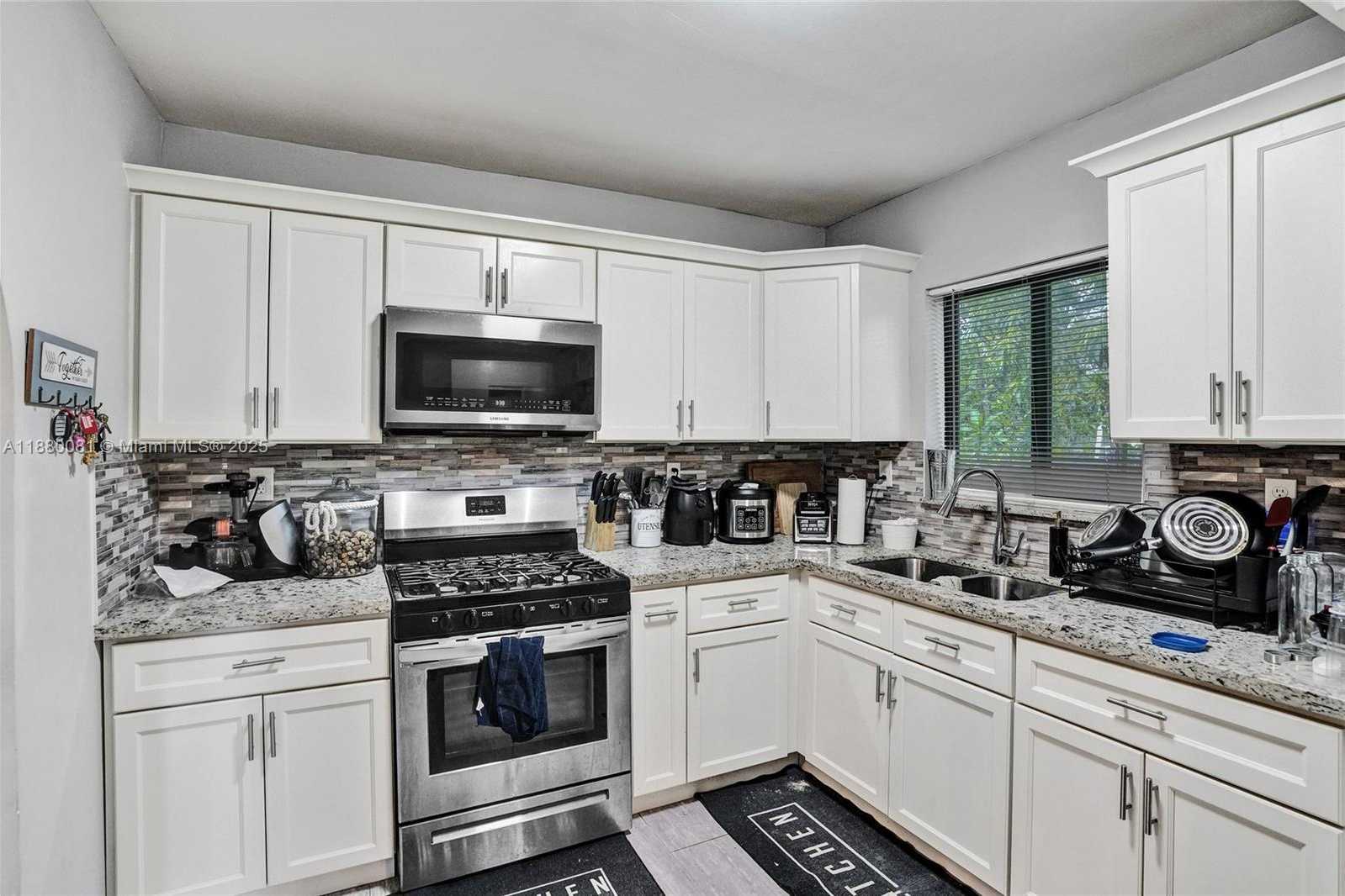 Small Image of 19120 NORTH WEST 12TH AVE, Miami Gardens Number 18