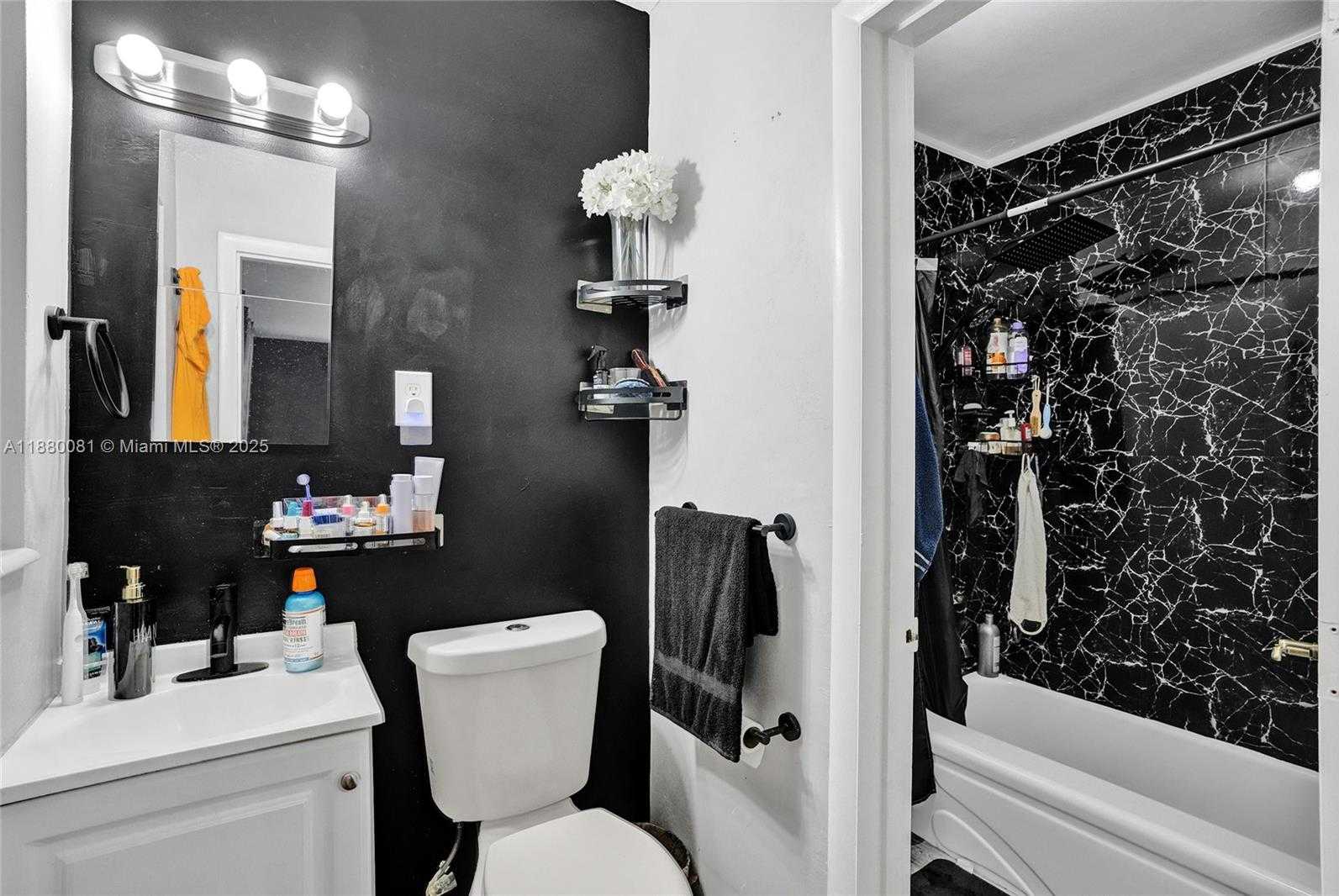 Small Image of 19120 NORTH WEST 12TH AVE, Miami Gardens Number 26