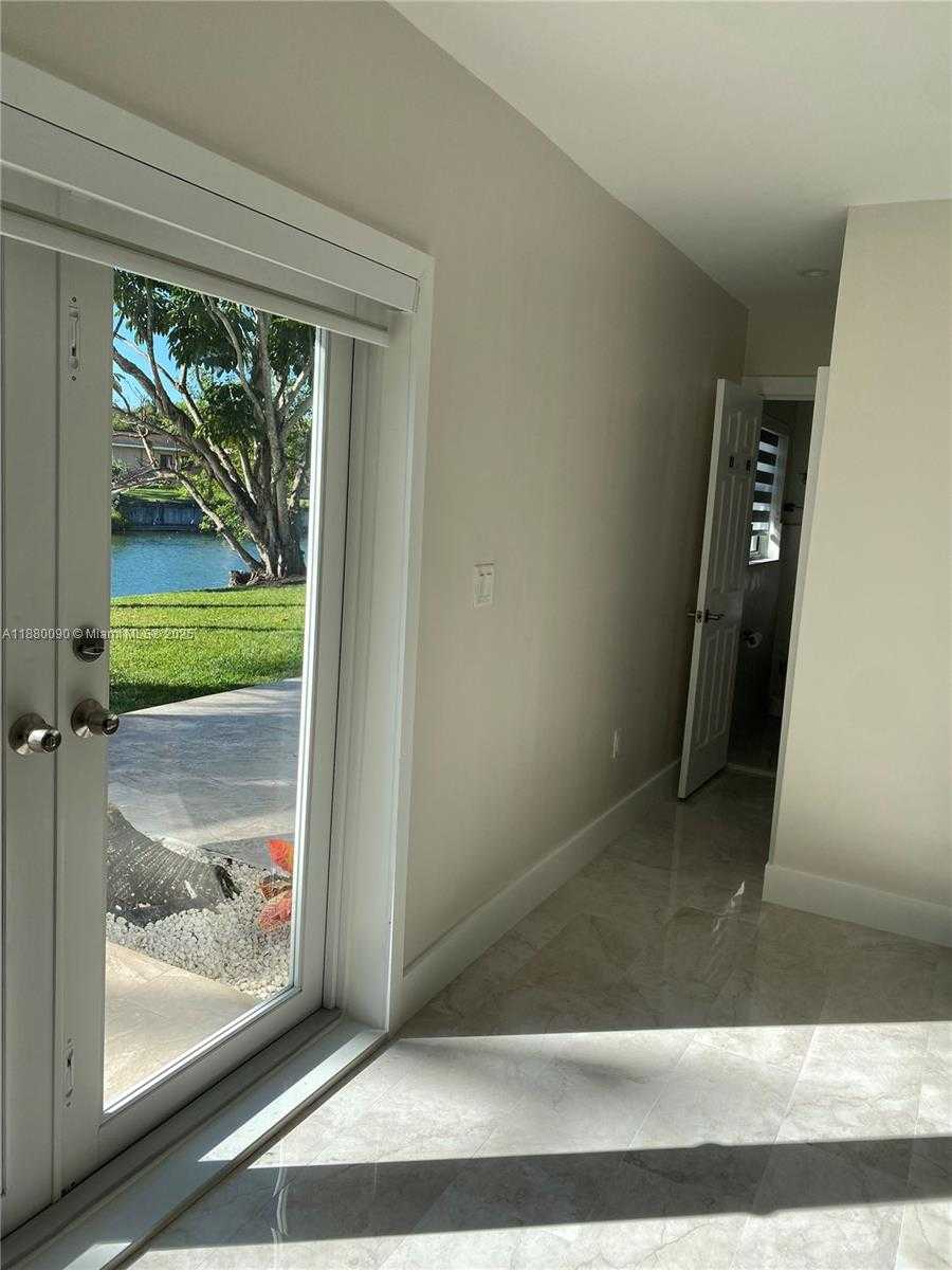 Small Image of 6090 SOUTH WEST 63RD AVE, South Miami Number 14
