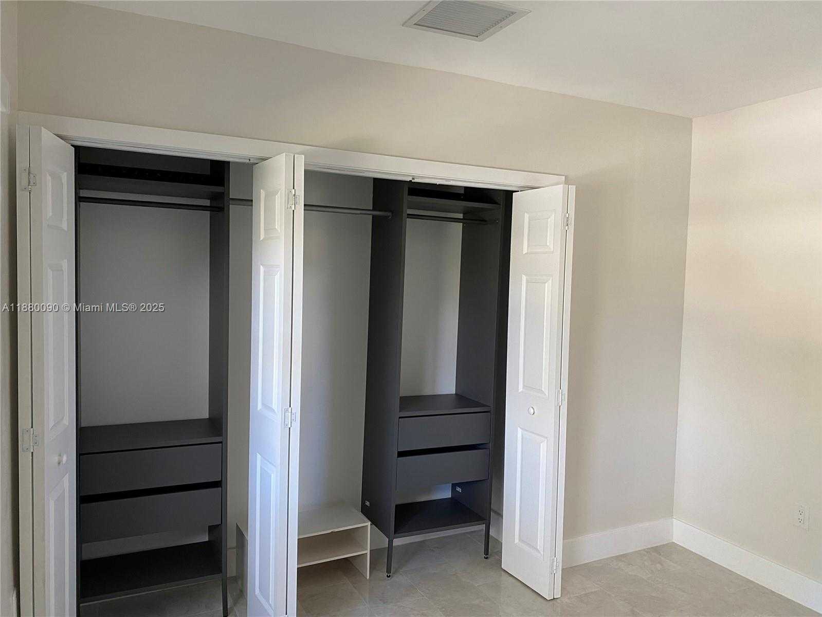 Small Image of 6090 SOUTH WEST 63RD AVE, South Miami Number 23