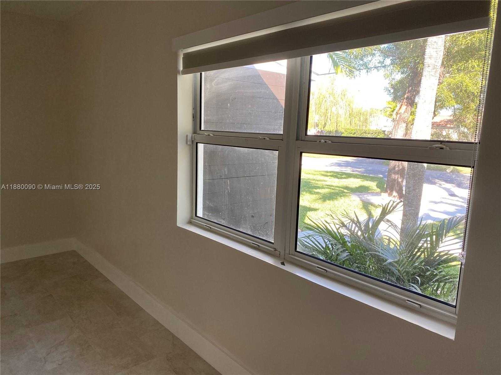 Small Image of 6090 SOUTH WEST 63RD AVE, South Miami Number 24
