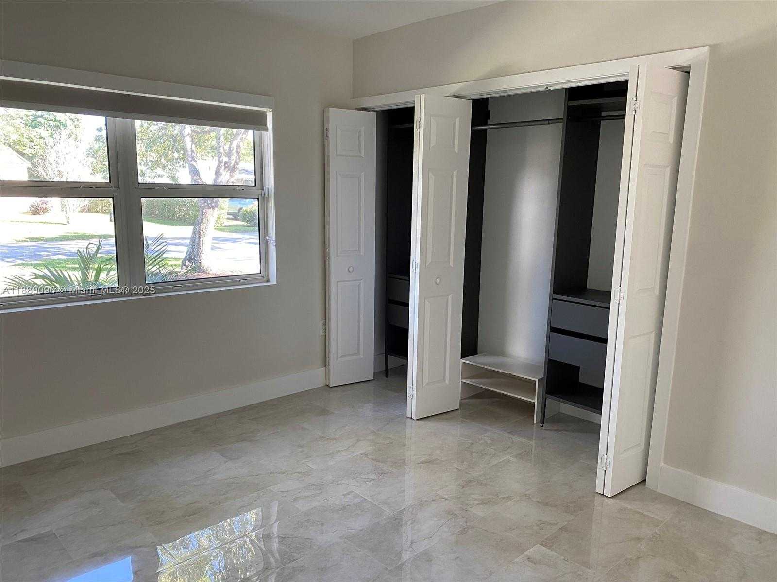 Small Image of 6090 SOUTH WEST 63RD AVE, South Miami Number 25