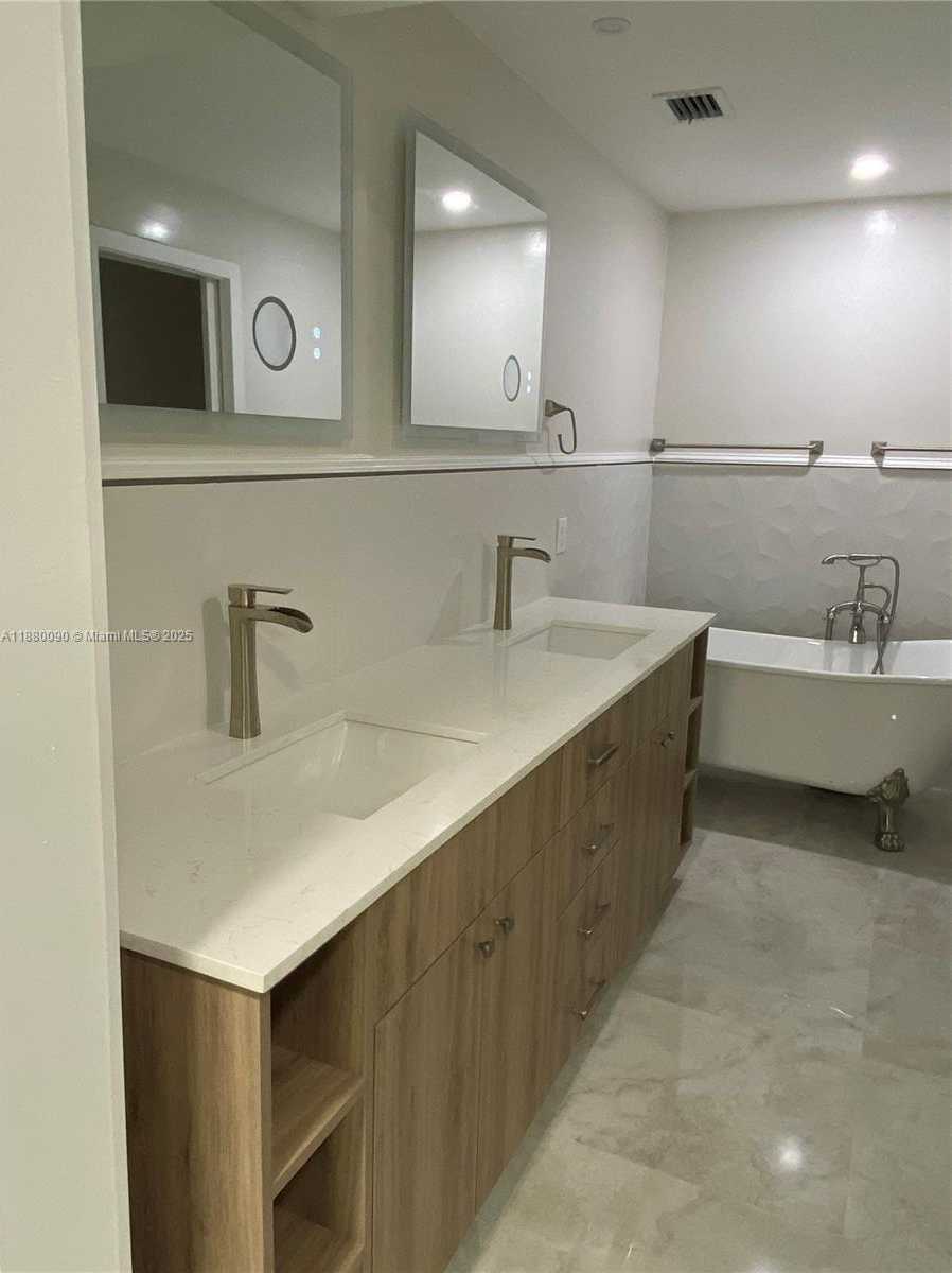 Small Image of 6090 SOUTH WEST 63RD AVE, South Miami Number 29