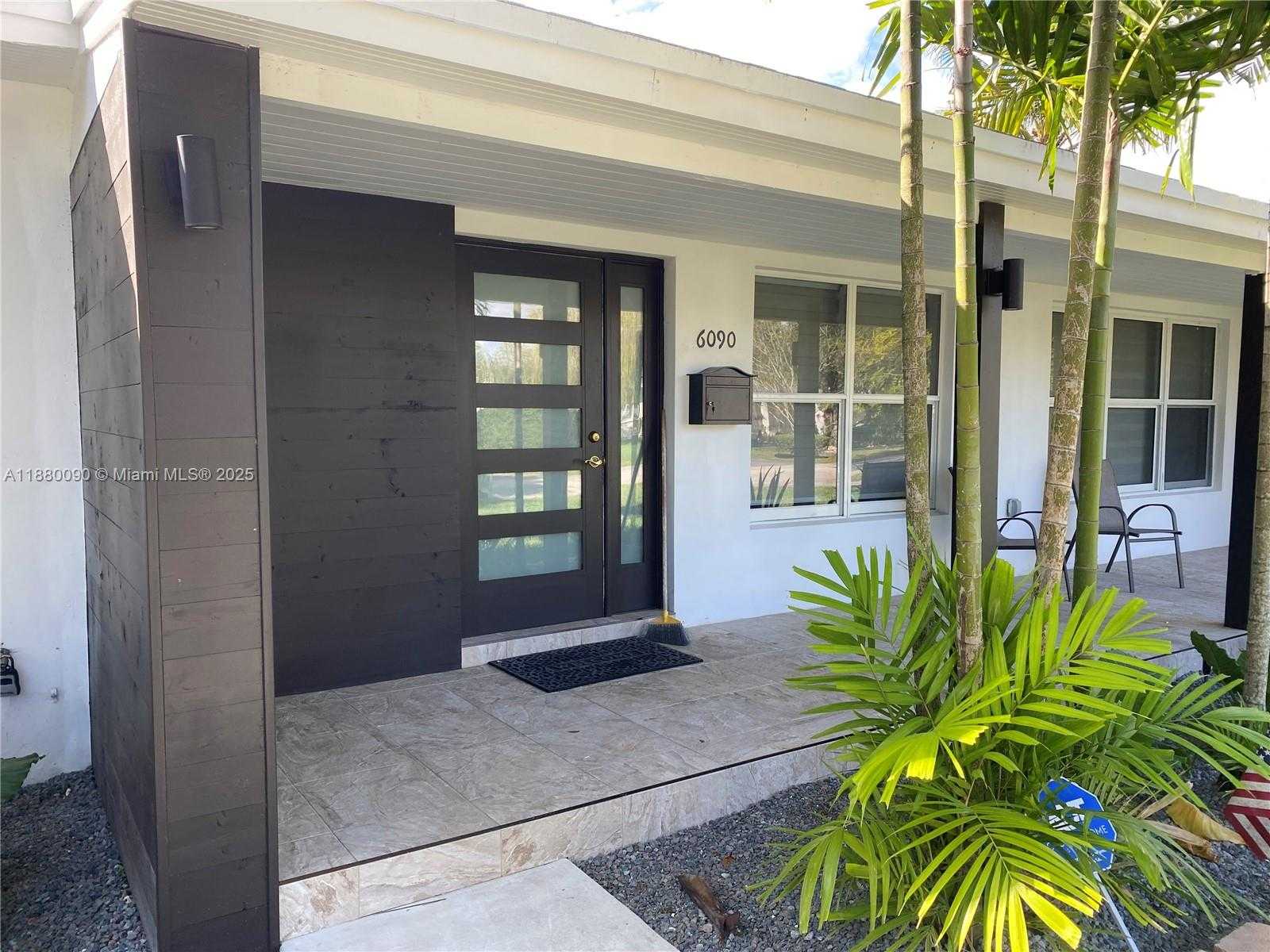 Small Image of 6090 SOUTH WEST 63RD AVE, South Miami Number 3
