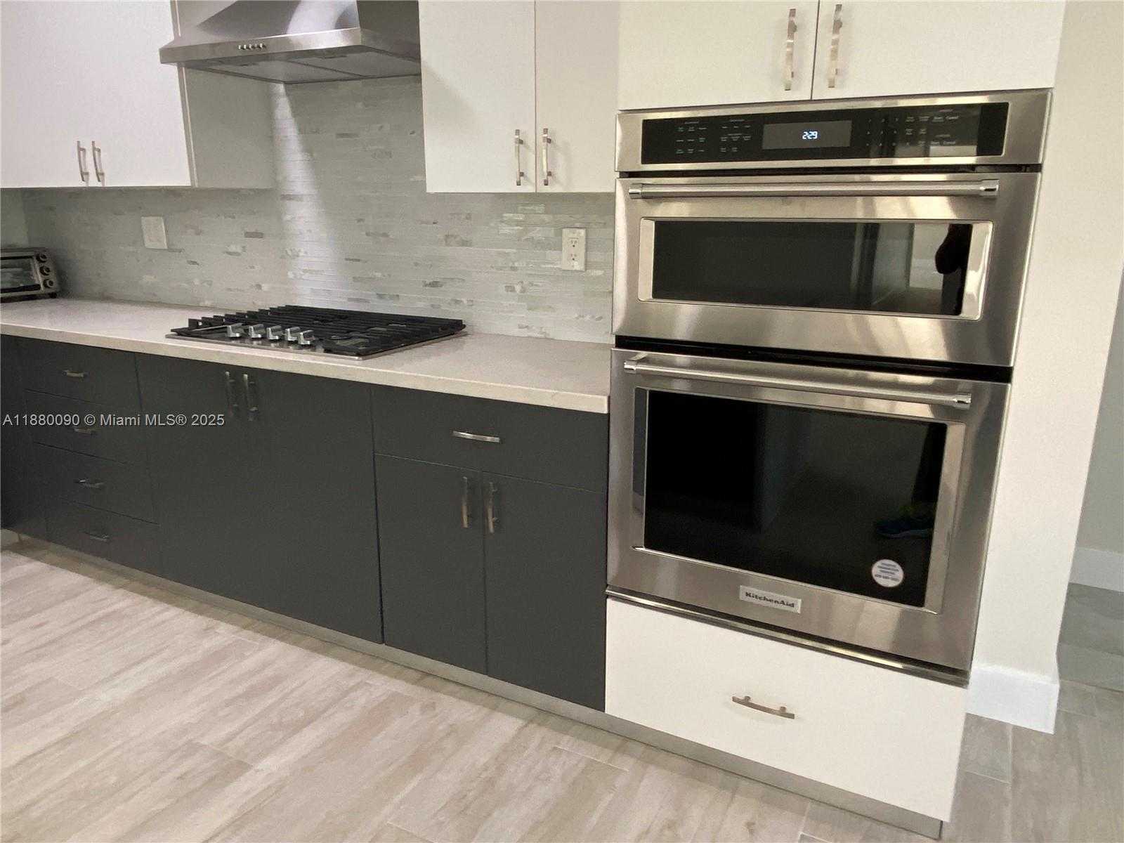 Small Image of 6090 SOUTH WEST 63RD AVE, South Miami Number 7