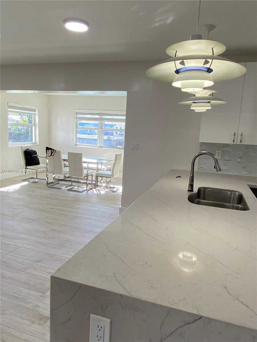 Small Image of 6090 SOUTH WEST 63RD AVE, South Miami Number 9