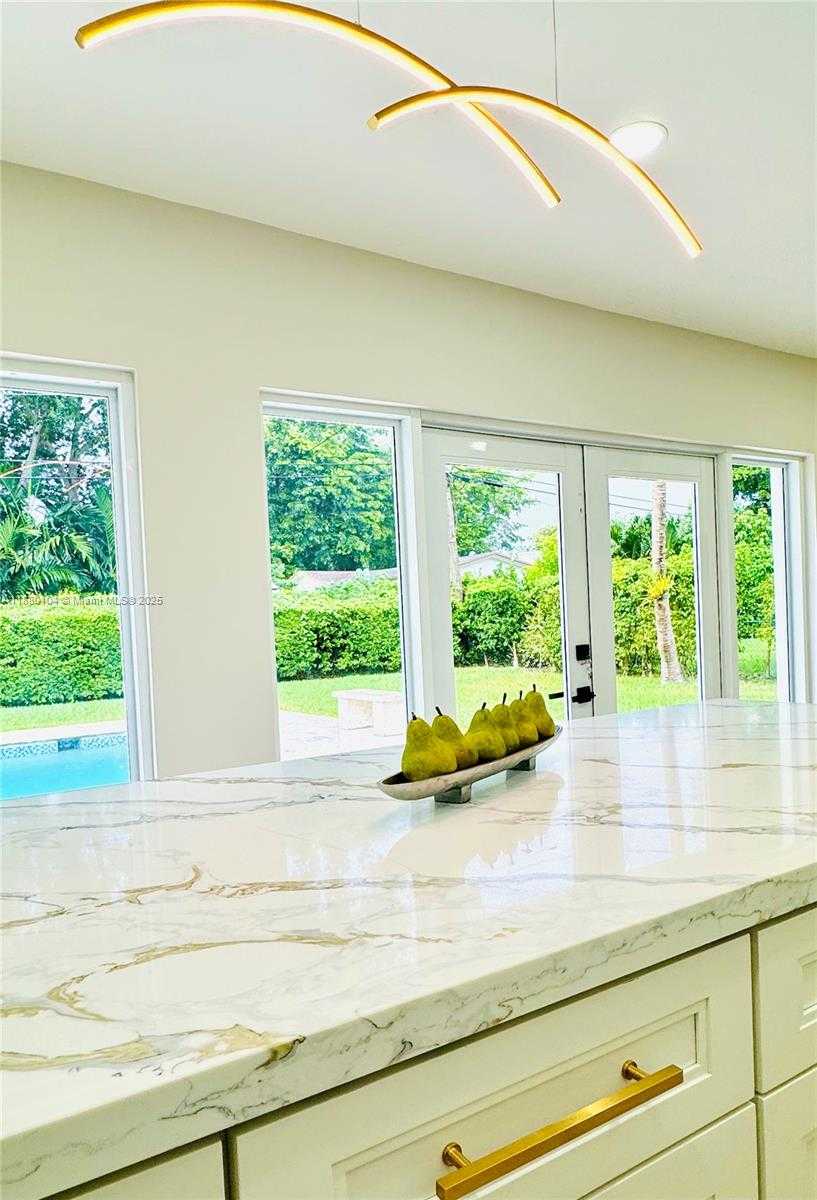 Small Image of 13000 SOUTH WEST 69TH CT, Pinecrest Number 13