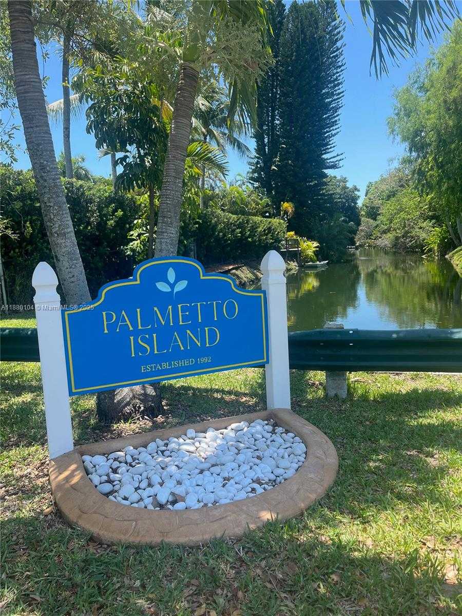 Small Image of 13000 SOUTH WEST 69TH CT, Pinecrest Number 2