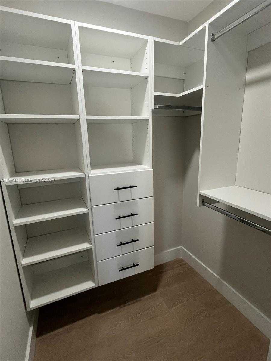Small Image of 13000 SOUTH WEST 69TH CT, Pinecrest Number 23
