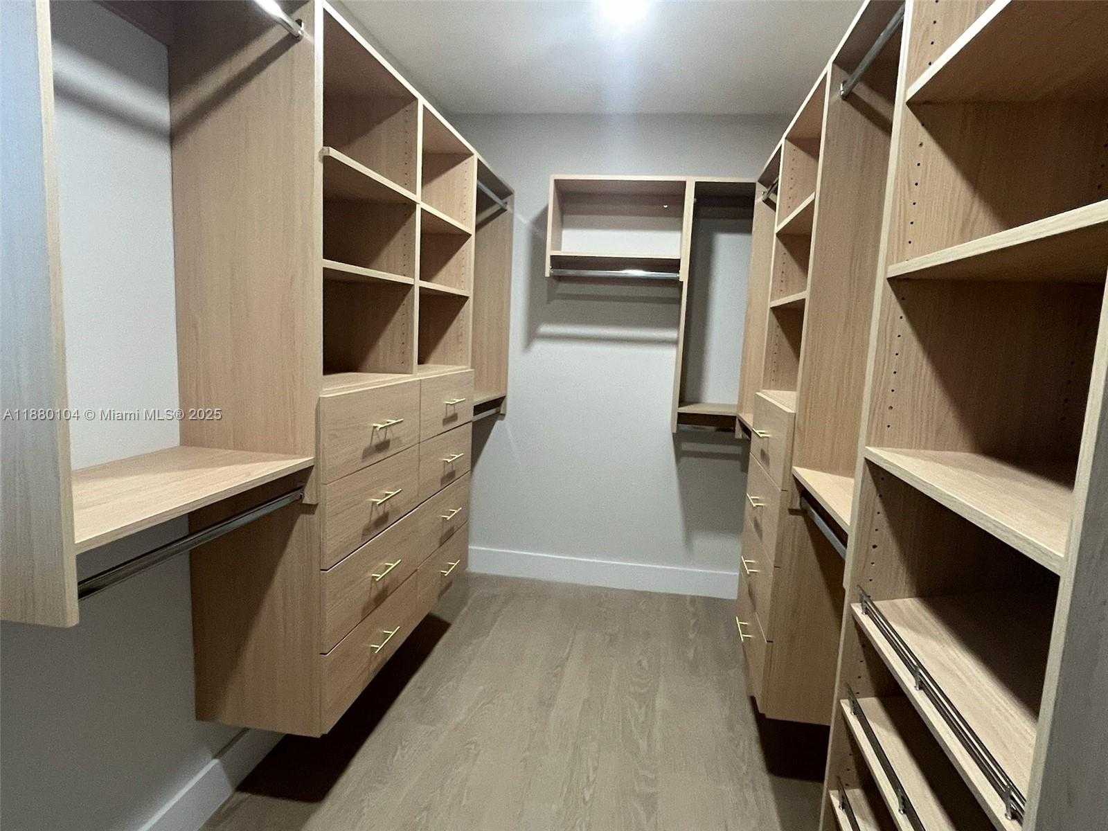 Small Image of 13000 SOUTH WEST 69TH CT, Pinecrest Number 24