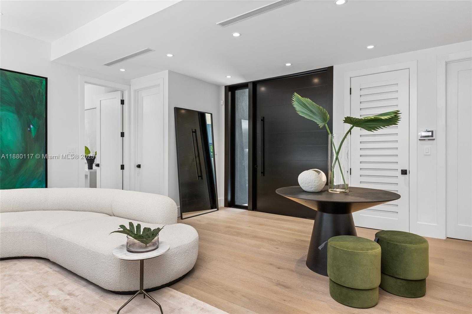 Small Image of 4024 BONITA AVE, Miami Number 10