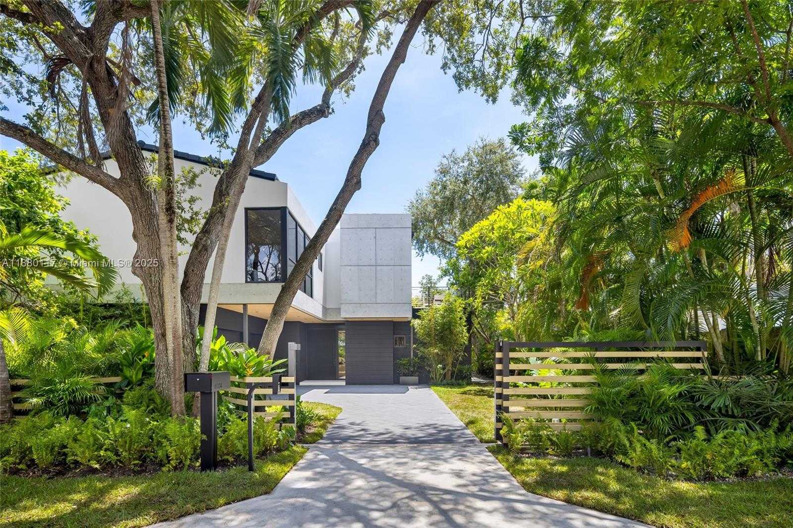 Small Image of 4024 BONITA AVE, Miami Number 4