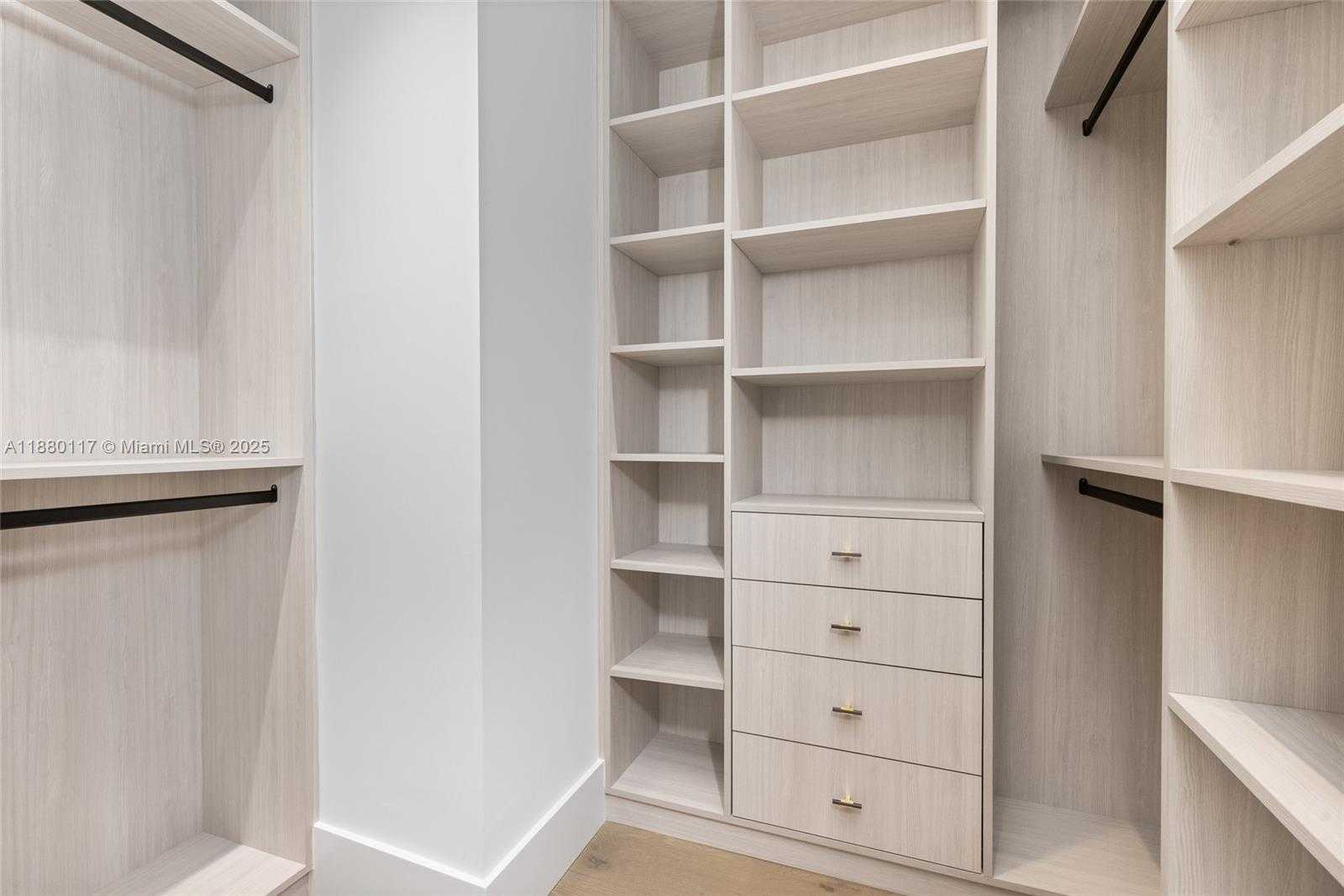 Small Image of 4024 BONITA AVE, Miami Number 58