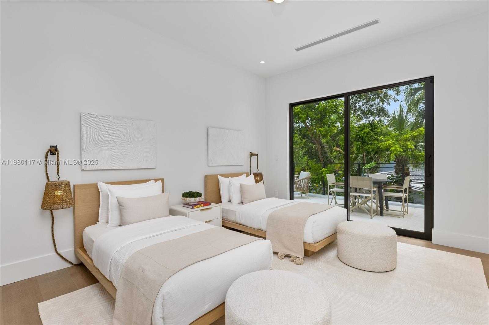 Small Image of 4024 BONITA AVE, Miami Number 63