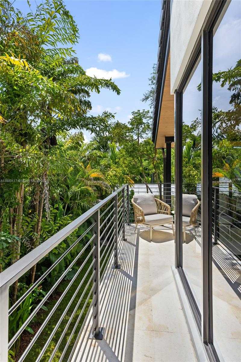 Small Image of 4024 BONITA AVE, Miami Number 90