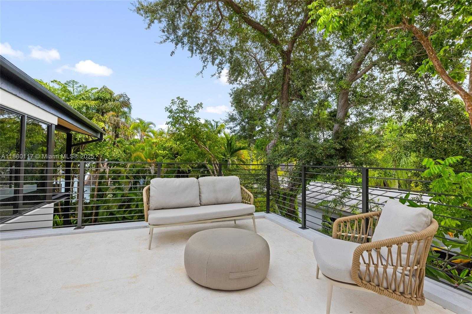 Small Image of 4024 BONITA AVE, Miami Number 92