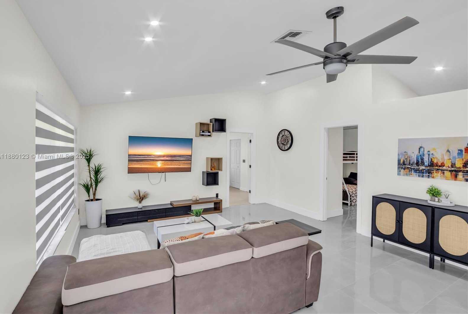 Small Image of 7381 NORTH WEST 35TH CT, Lauderhill Number 3
