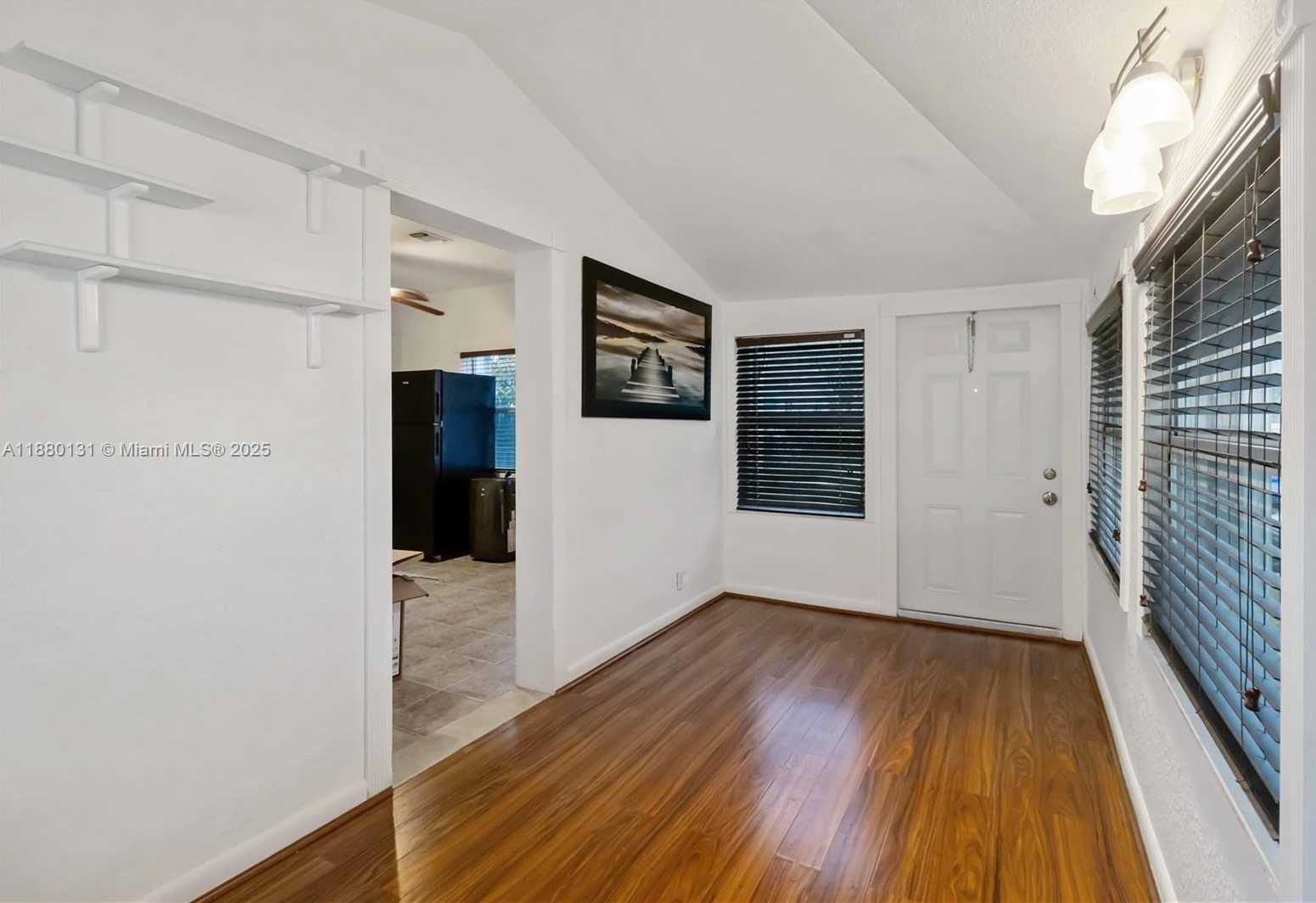 Small Image of 5740 LINCOLN ST, Hollywood Number 12