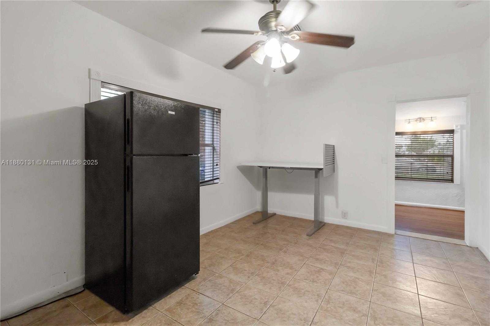 Small Image of 5740 LINCOLN ST, Hollywood Number 13