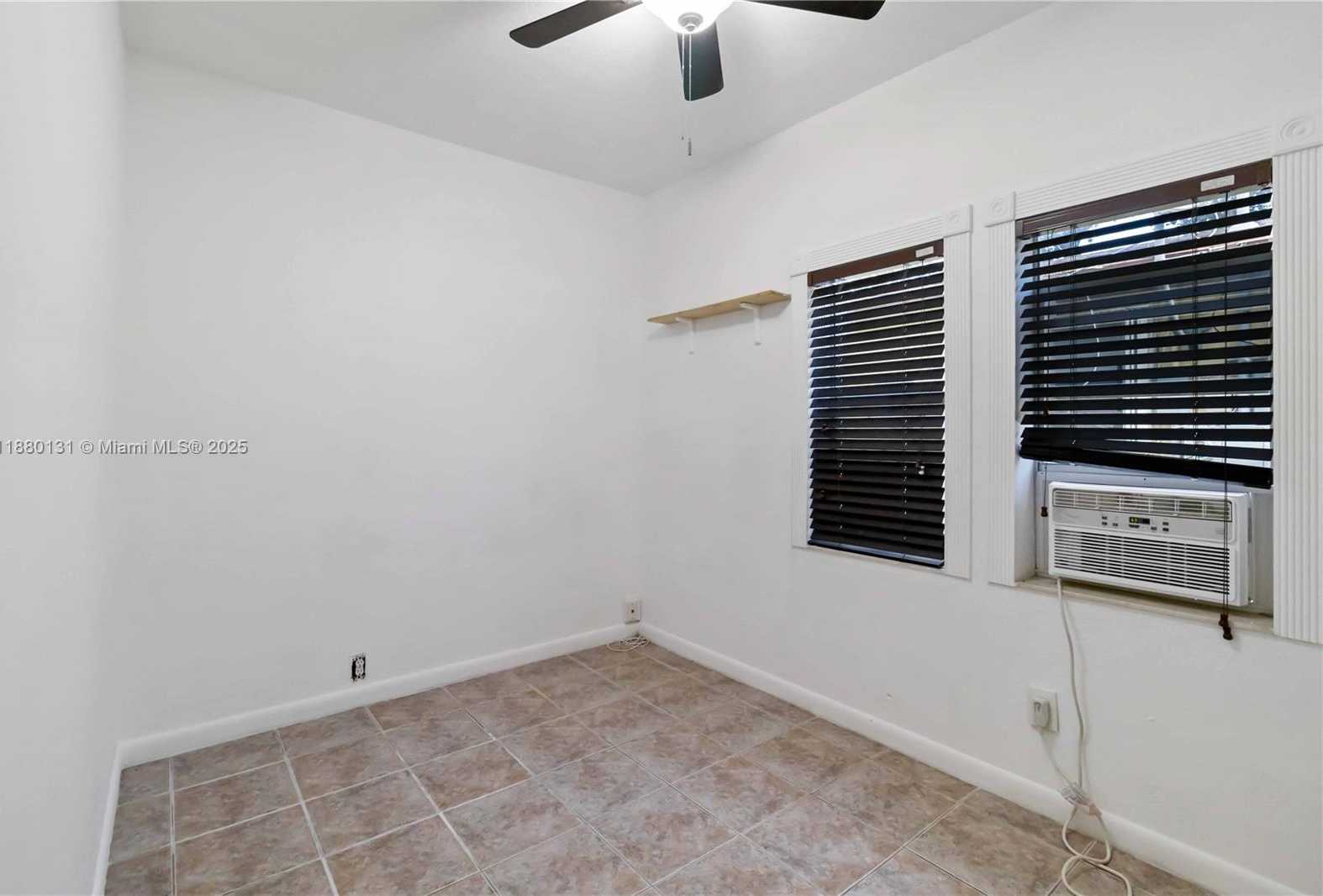 Small Image of 5740 LINCOLN ST, Hollywood Number 15