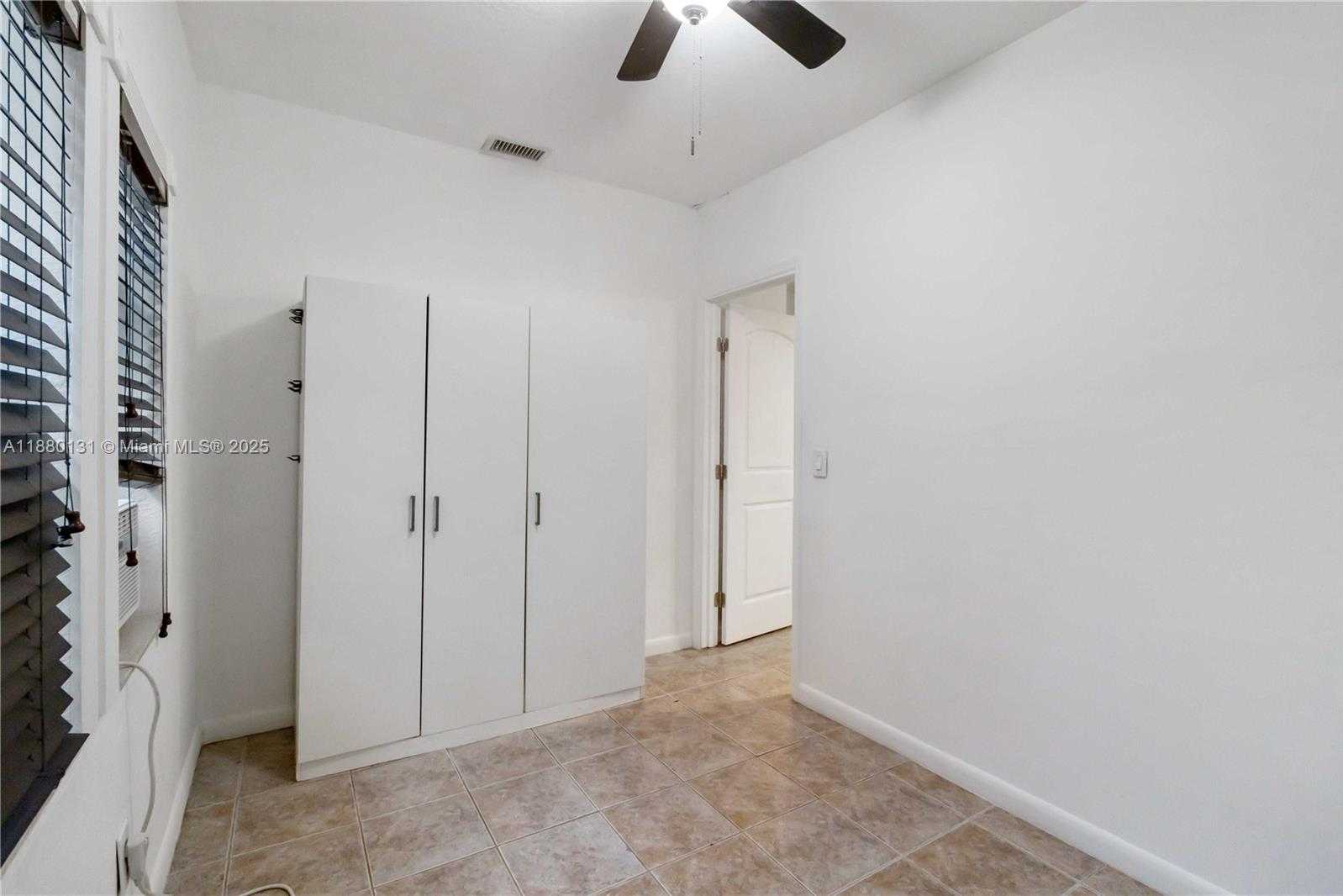 Small Image of 5740 LINCOLN ST, Hollywood Number 16