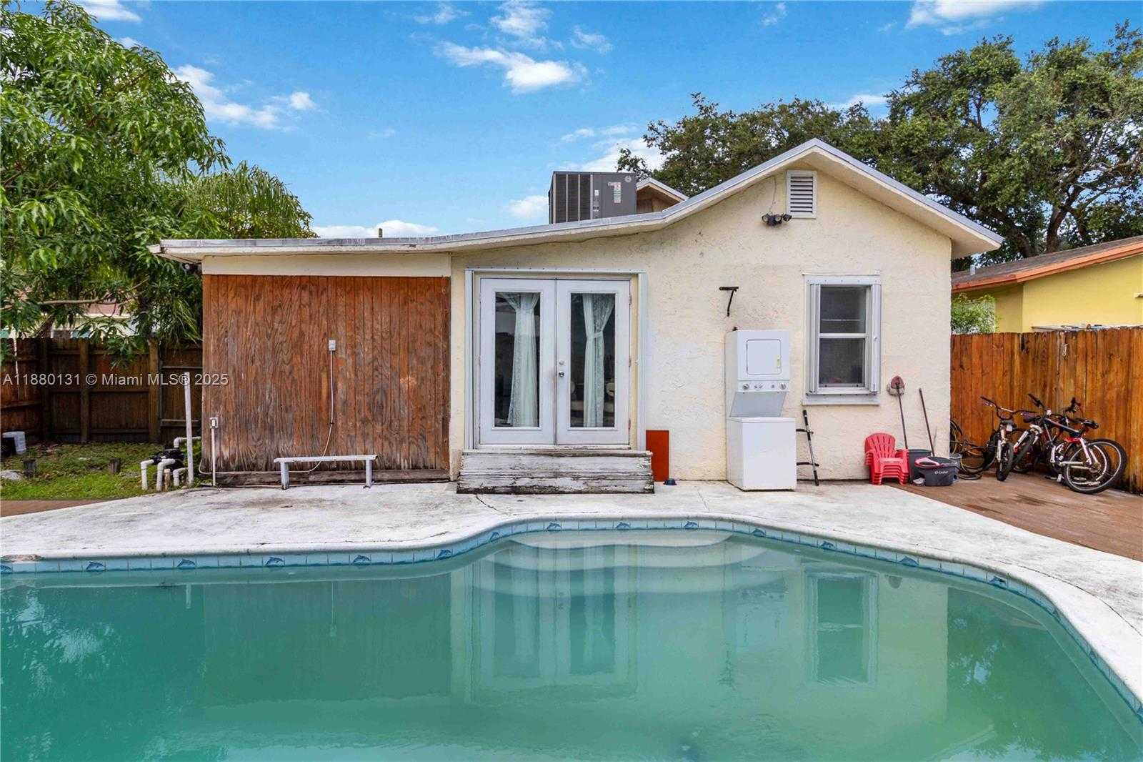 Small Image of 5740 LINCOLN ST, Hollywood Number 26