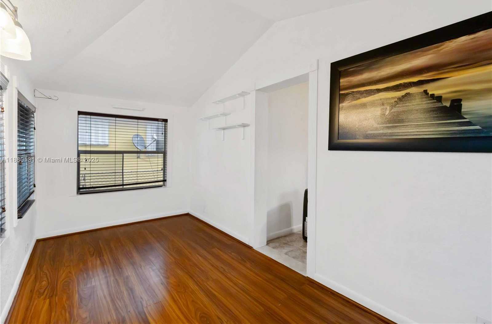 Small Image of 5740 LINCOLN ST, Hollywood Number 9