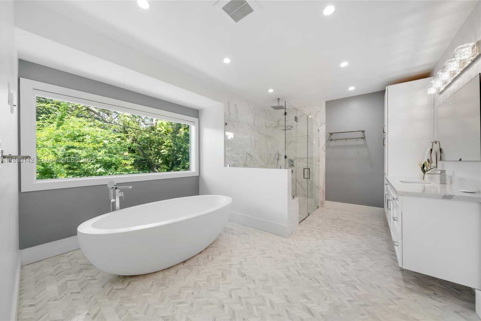 Small Image of 4181 BATTERSEA RD, Miami Number 20