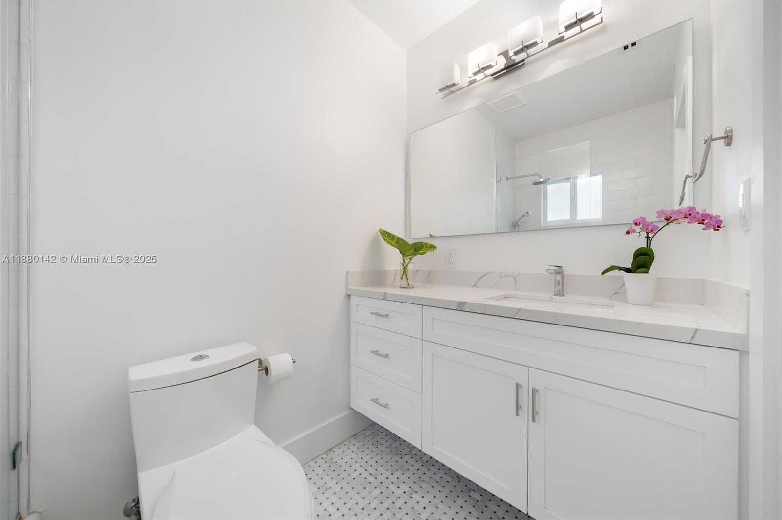 Small Image of 4181 BATTERSEA RD, Miami Number 28
