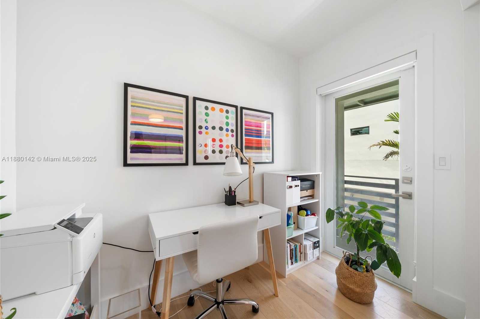 Small Image of 4181 BATTERSEA RD, Miami Number 30