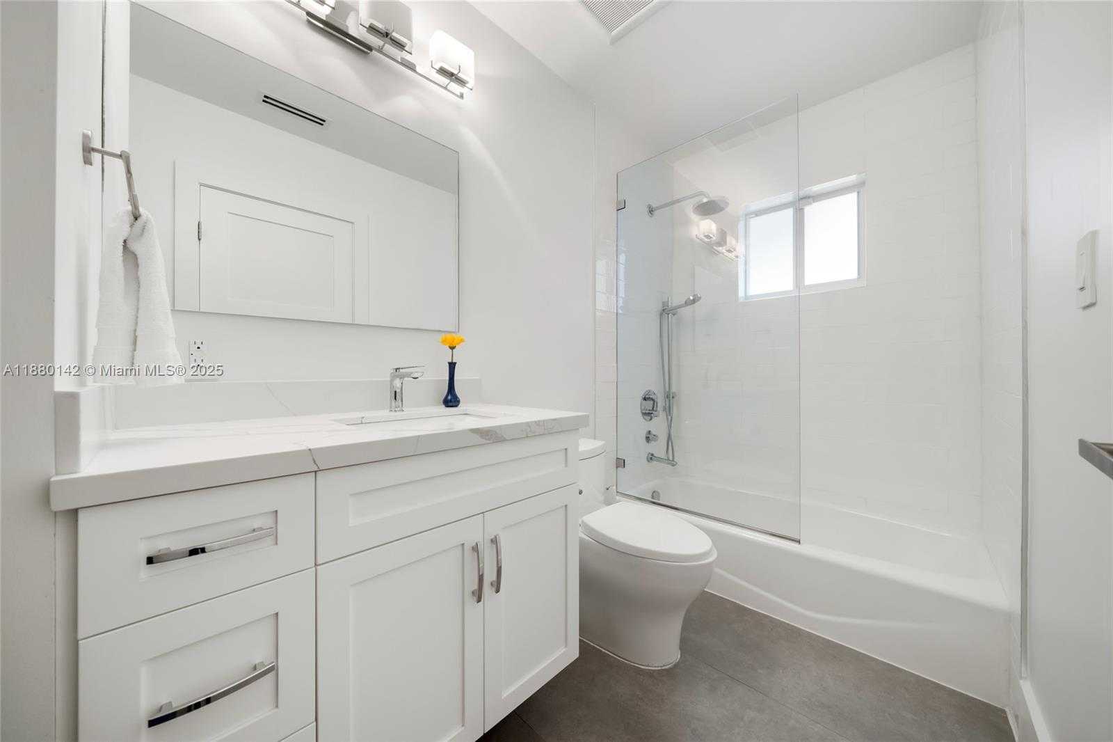 Small Image of 4181 BATTERSEA RD, Miami Number 33