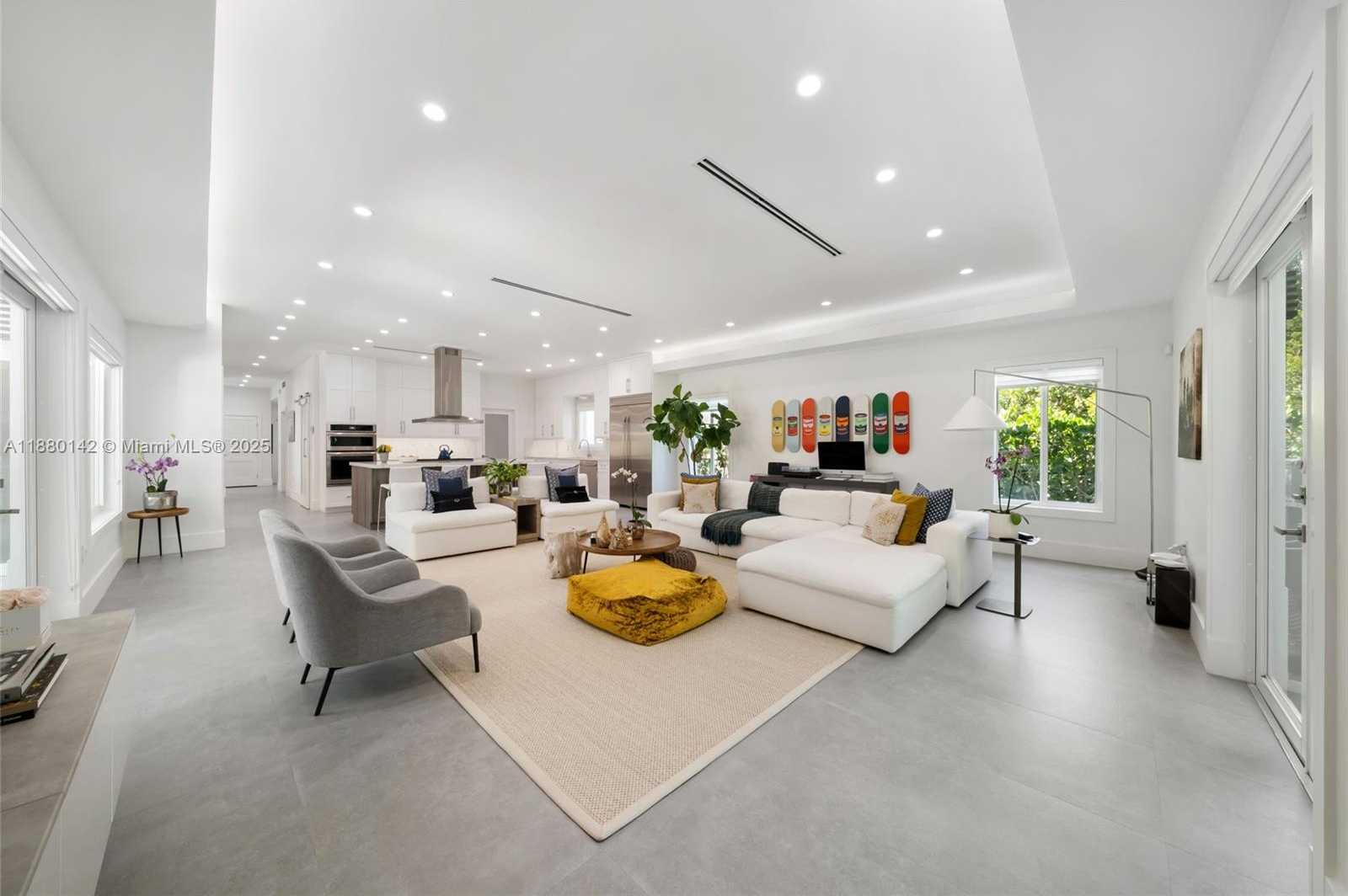 Small Image of 4181 BATTERSEA RD, Miami Number 4