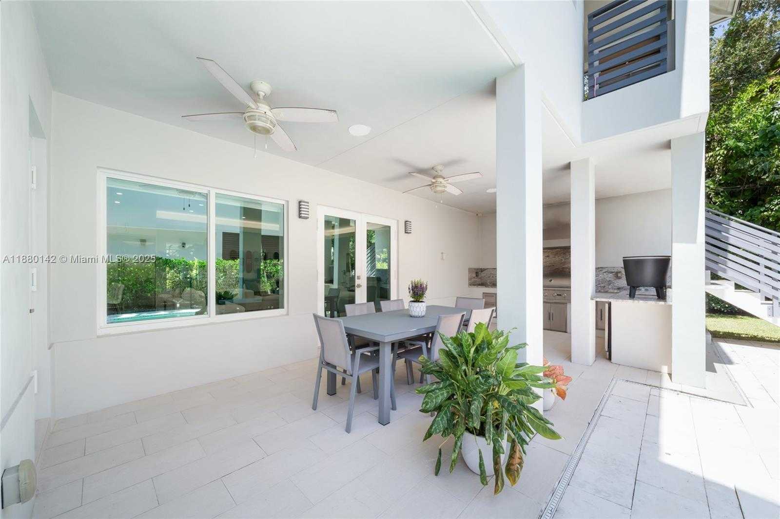 Small Image of 4181 BATTERSEA RD, Miami Number 40