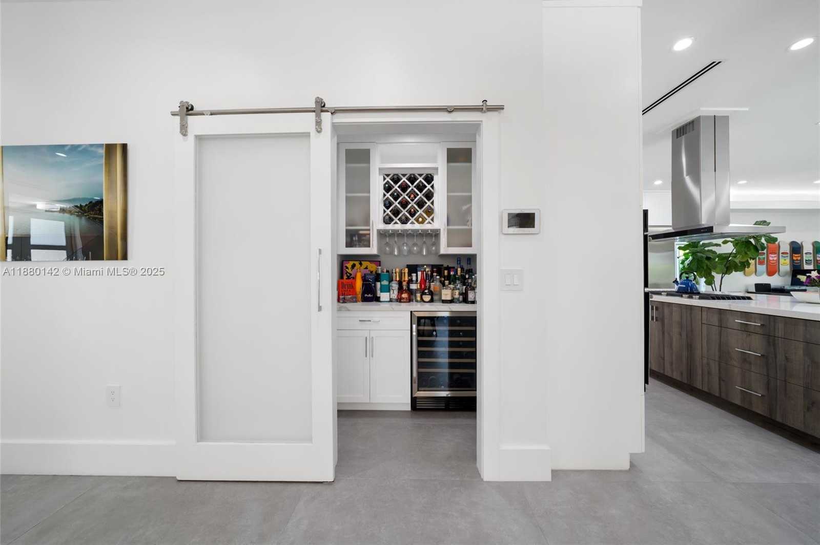 Small Image of 4181 BATTERSEA RD, Miami Number 44