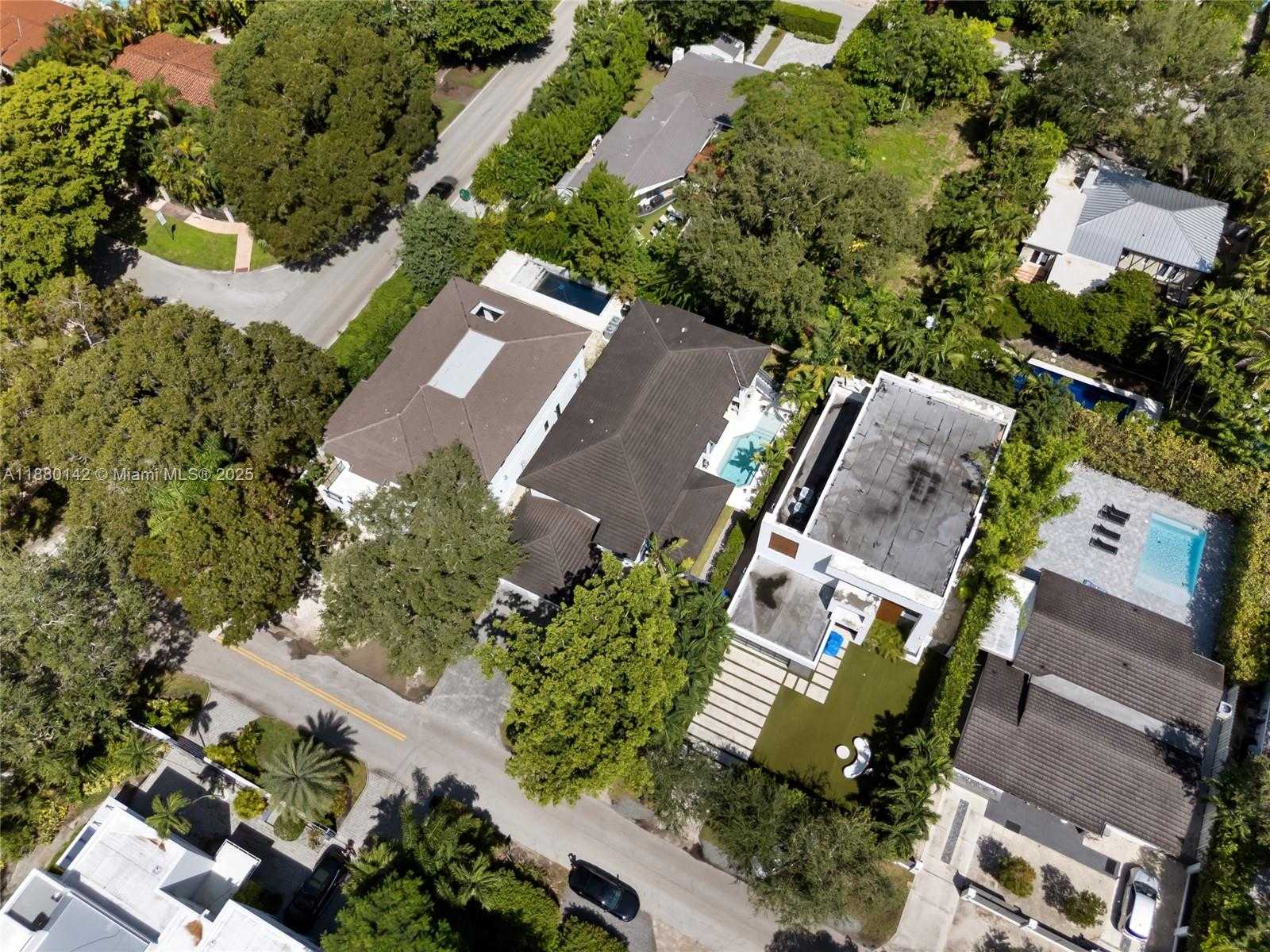 Small Image of 4181 BATTERSEA RD, Miami Number 46