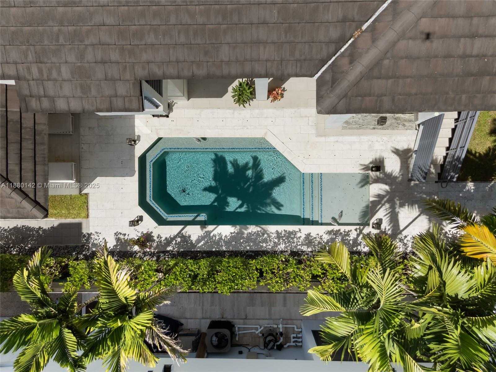Small Image of 4181 BATTERSEA RD, Miami Number 50