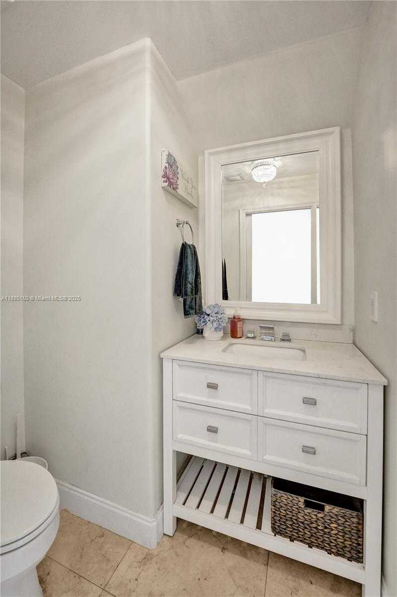 Small Image of 17946 SOUTH WEST 35TH DR, Miramar Number 47