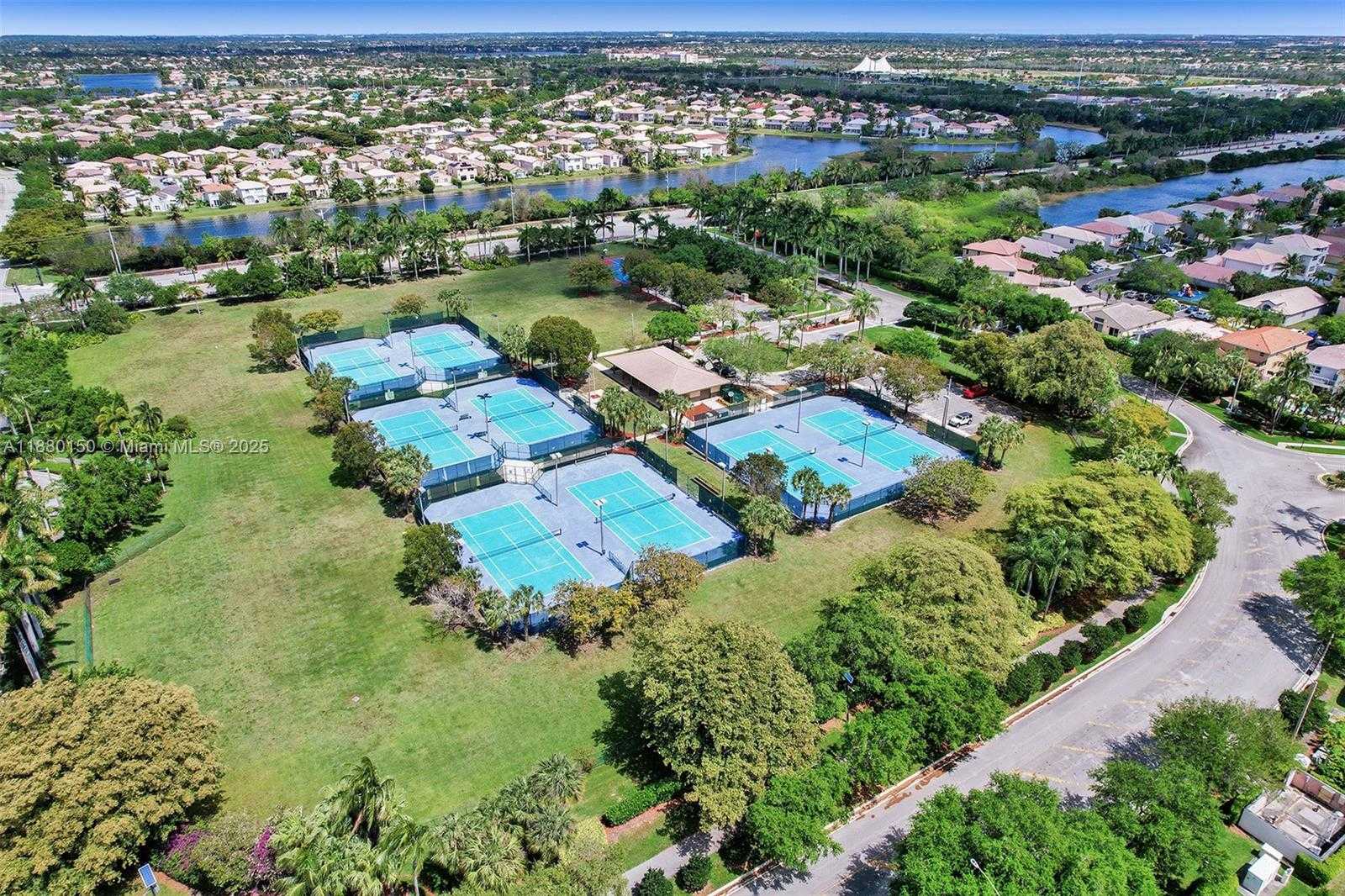Small Image of 17946 SOUTH WEST 35TH DR, Miramar Number 57