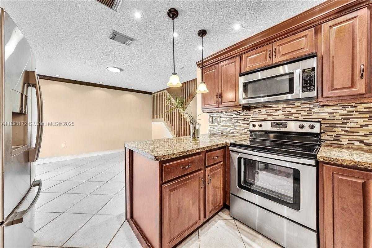 Small Image of 4830 SOUTH WEST 152ND WAY, Miramar Number 10