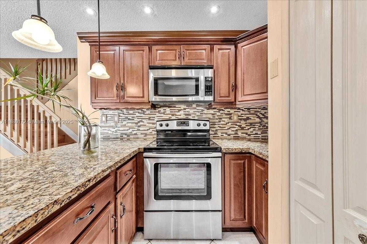 Small Image of 4830 SOUTH WEST 152ND WAY, Miramar Number 11