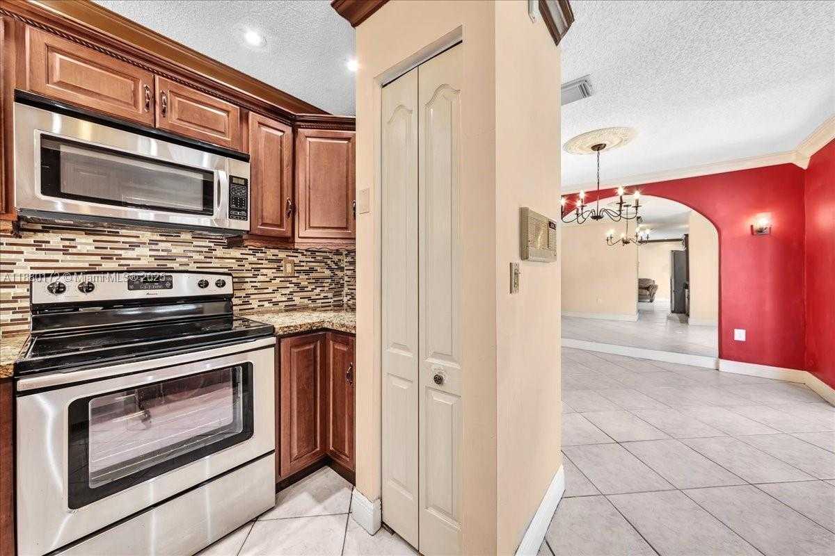 Small Image of 4830 SOUTH WEST 152ND WAY, Miramar Number 12