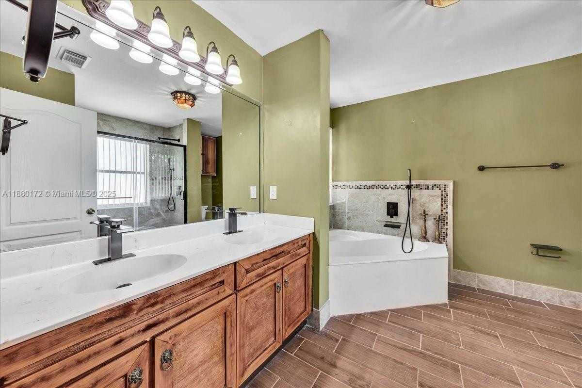 Small Image of 4830 SOUTH WEST 152ND WAY, Miramar Number 27